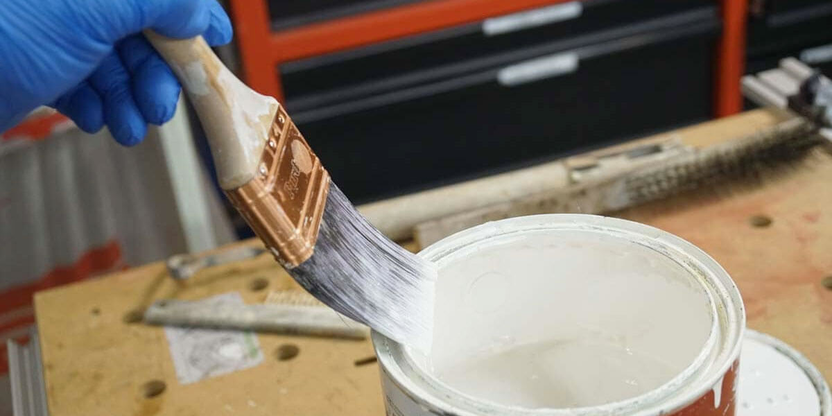how to keep a paint brush from drying out